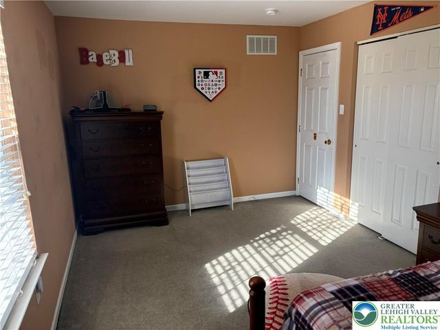 656 Honeysuckle Way, Pennsburg Boro, PA 18073