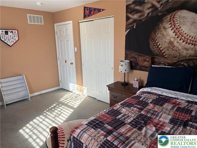 656 Honeysuckle Way, Pennsburg Boro, PA 18073