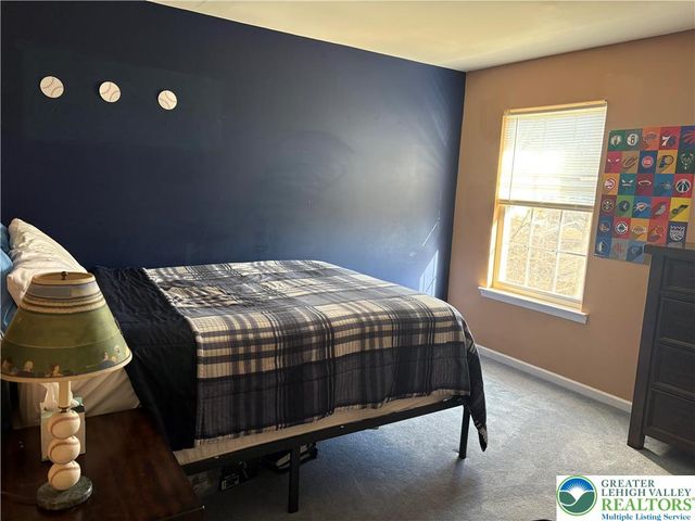 656 Honeysuckle Way, Pennsburg Boro, PA 18073