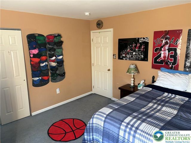 656 Honeysuckle Way, Pennsburg Boro, PA 18073