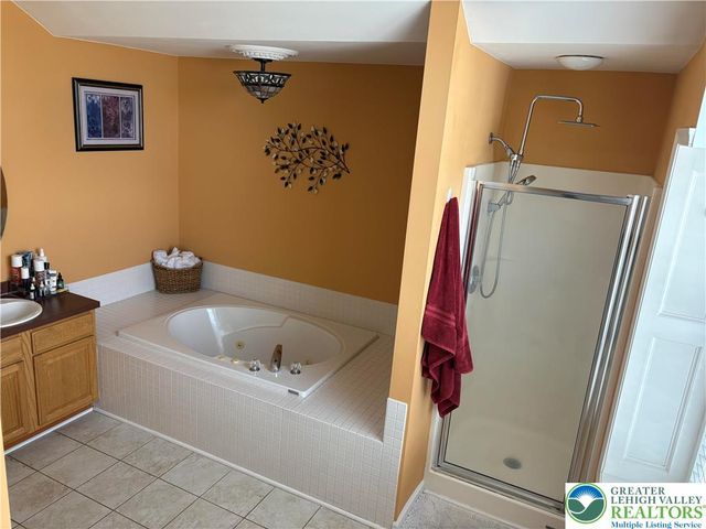 656 Honeysuckle Way, Pennsburg Boro, PA 18073