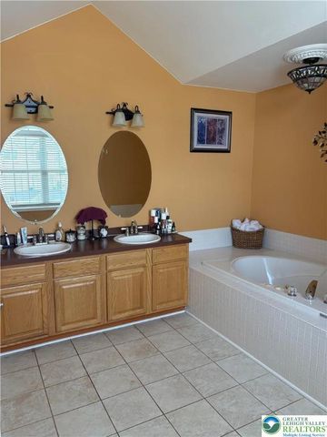 656 Honeysuckle Way, Pennsburg Boro, PA 18073