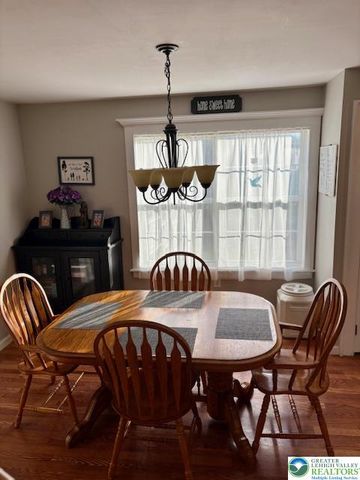 656 Honeysuckle Way, Pennsburg Boro, PA 18073