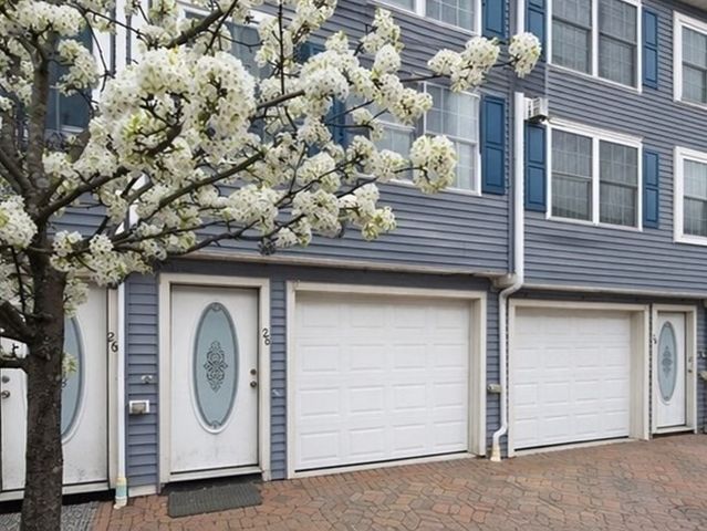 47 Alder Street 28, Waltham, MA 02453