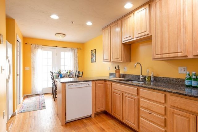 47 Alder Street 28, Waltham, MA 02453