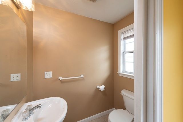 47 Alder Street 28, Waltham, MA 02453