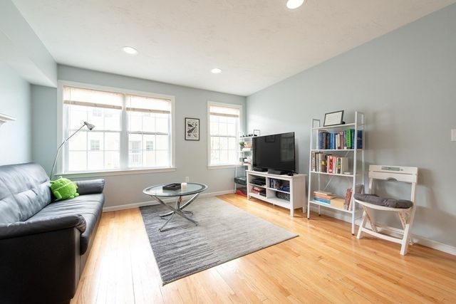 47 Alder Street 28, Waltham, MA 02453