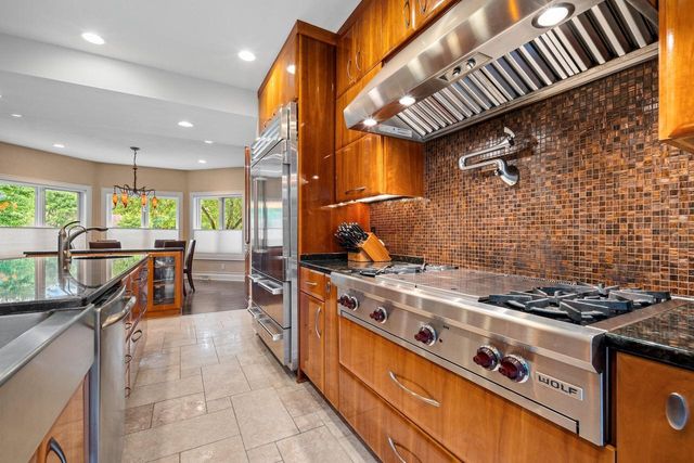 2101 Hunters Ridge COURT, Manitowoc, WI 54220