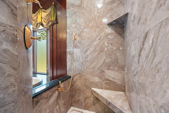 2101 Hunters Ridge COURT, Manitowoc, WI 54220