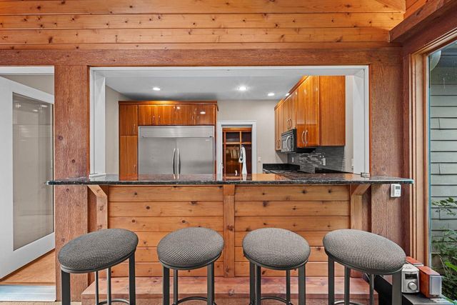 2101 Hunters Ridge COURT, Manitowoc, WI 54220