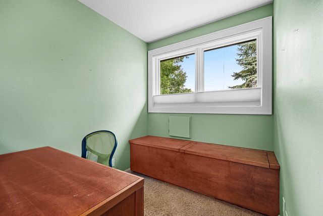 2101 Hunters Ridge COURT, Manitowoc, WI 54220