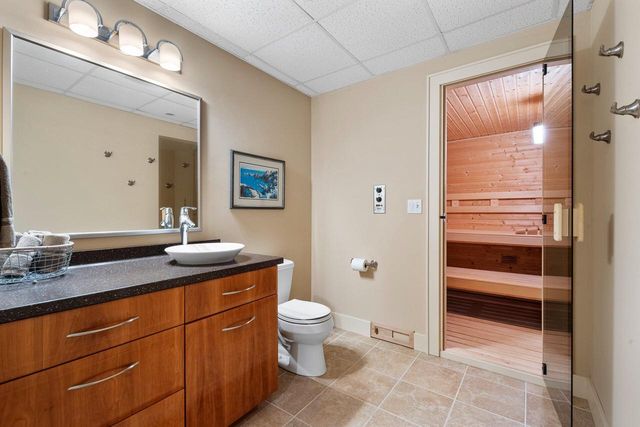 2101 Hunters Ridge COURT, Manitowoc, WI 54220