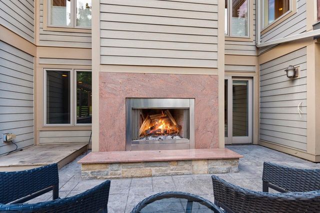 2101 Hunters Ridge COURT, Manitowoc, WI 54220