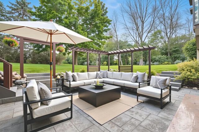 2101 Hunters Ridge COURT, Manitowoc, WI 54220