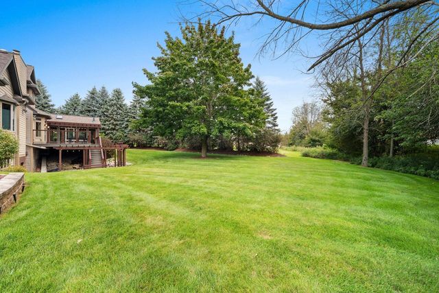 2101 Hunters Ridge COURT, Manitowoc, WI 54220