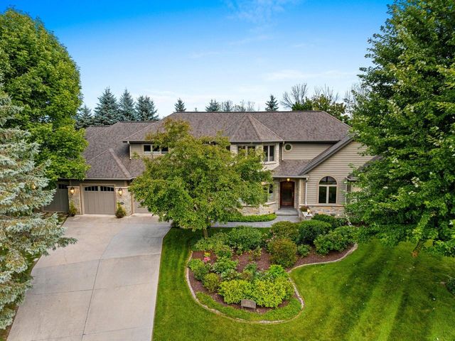 2101 Hunters Ridge COURT, Manitowoc, WI 54220