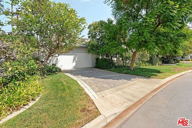 4841 Mammoth Avenue, Sherman Oaks, CA 91423