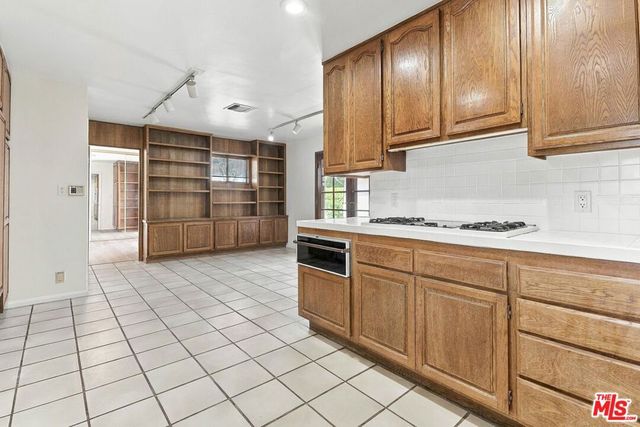 4841 Mammoth Avenue, Sherman Oaks, CA 91423