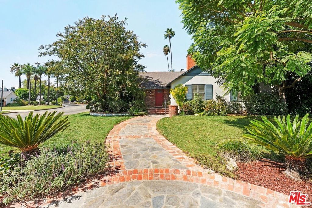 4841 Mammoth Avenue, Sherman Oaks, CA 91423