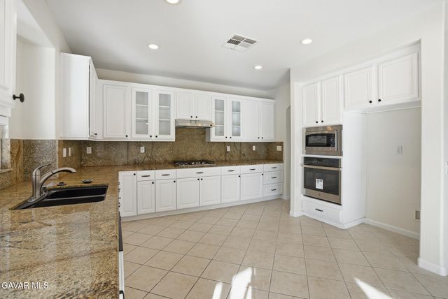 2134 Shellbark Court, Palmdale, CA 93551