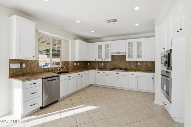 2134 Shellbark Court, Palmdale, CA 93551