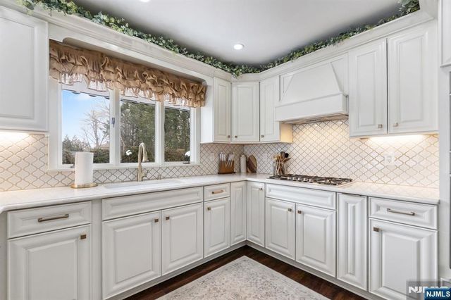 212 Burton Avenue, Hasbrouck Heights, NJ 07604