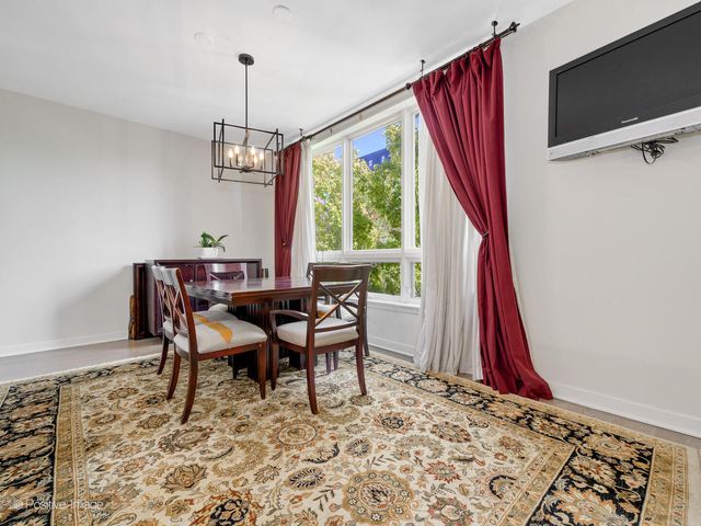 24 N May Street 333, Chicago, IL 60607