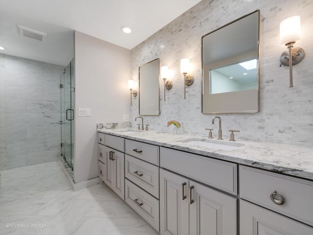 24 N May Street 333, Chicago, IL 60607