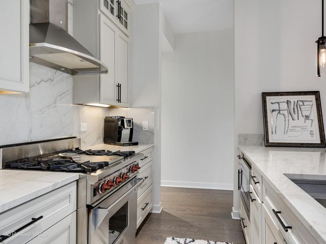 24 N May Street 333, Chicago, IL 60607