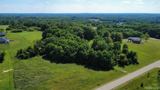 11 Lauren Lane, Dryden Township, MI 48428