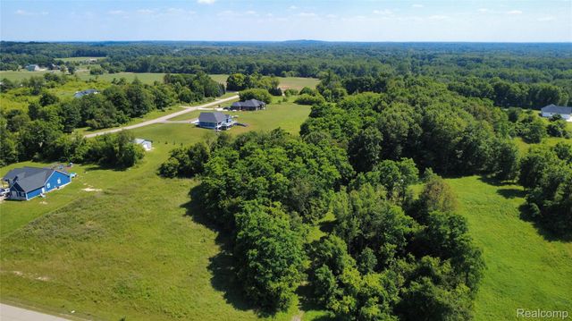 11 Lauren Lane, Dryden Township, MI 48428