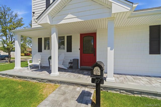27 Seitz Drive, Bethpage, NY 11714