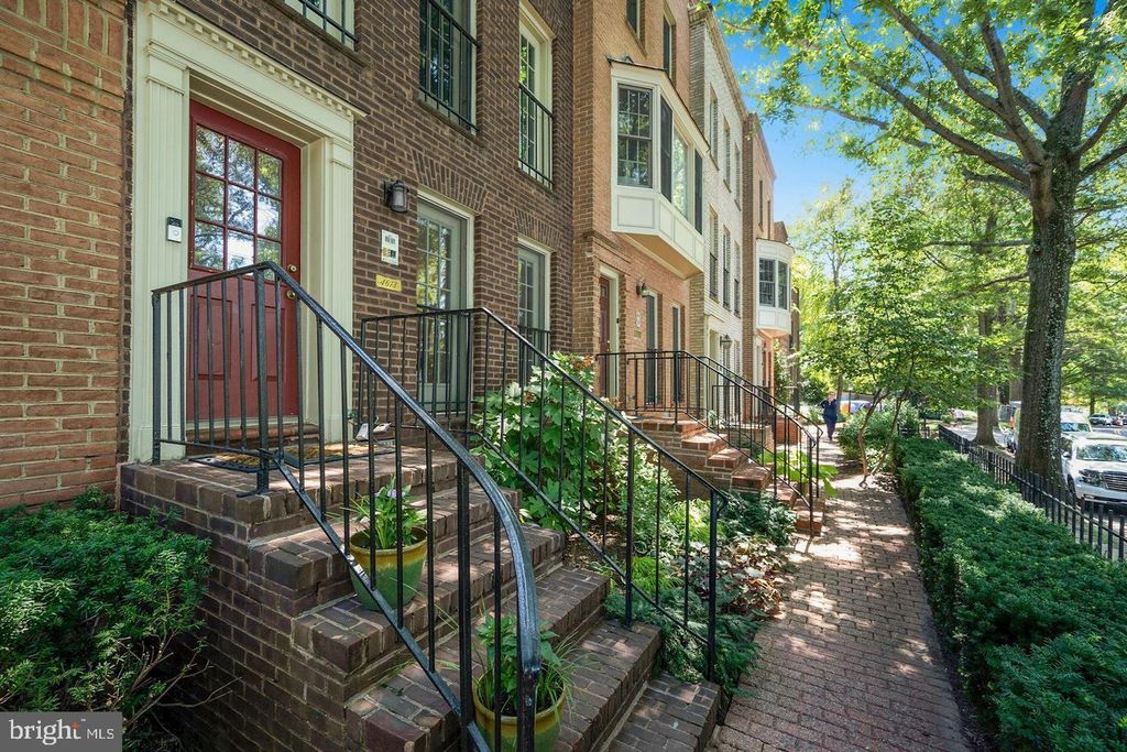 4613 MACARTHUR BLVD NW #A, Washington, DC 20007