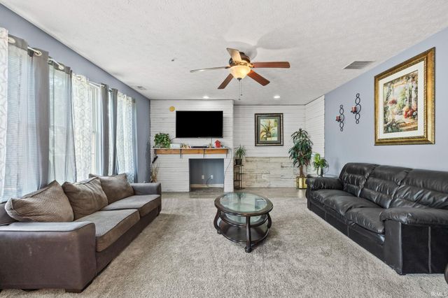 2038 E 850 S, Brookston, IN 47923