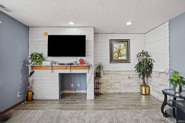 2038 E 850 S, Brookston, IN 47923