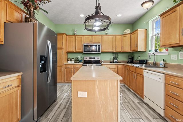 2038 E 850 S, Brookston, IN 47923
