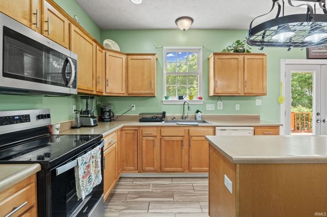 2038 E 850 S, Brookston, IN 47923