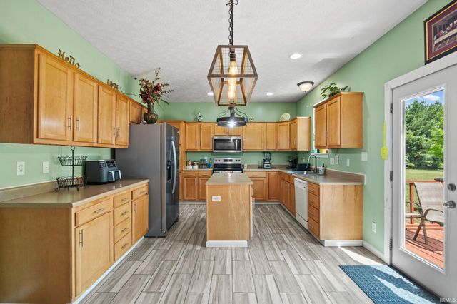 2038 E 850 S, Brookston, IN 47923