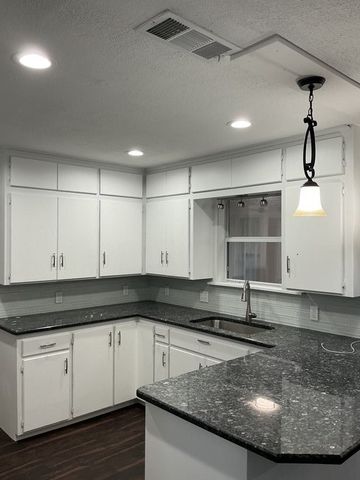110 E Florence Street, Denison, TX 75021