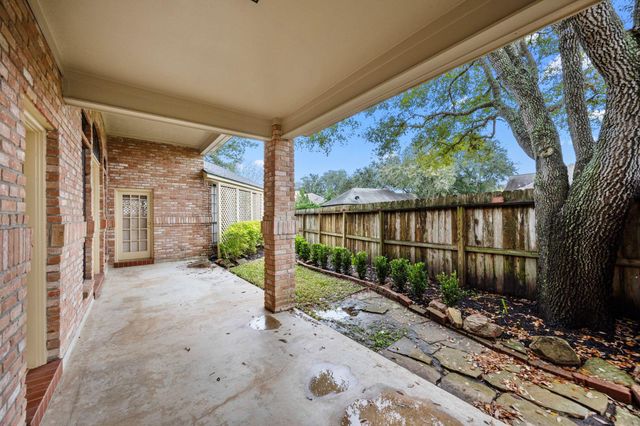 4747 Lake Village Drive, Fulshear, TX 77441