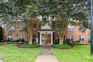 8241 Allyns Landing Way 301, Raleigh, NC 27615