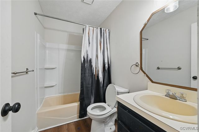 16 Sandston Ave, Sandston, VA 23150