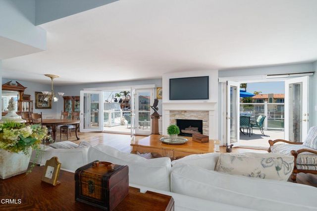 2141 Napoli Drive, Oxnard, CA 93035