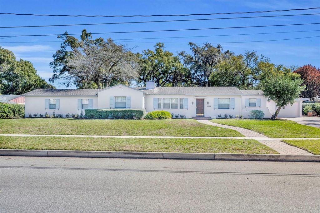 Image 2 of property listing at 2035 LAKE SUE DRIVE, Orlando, FL 32803