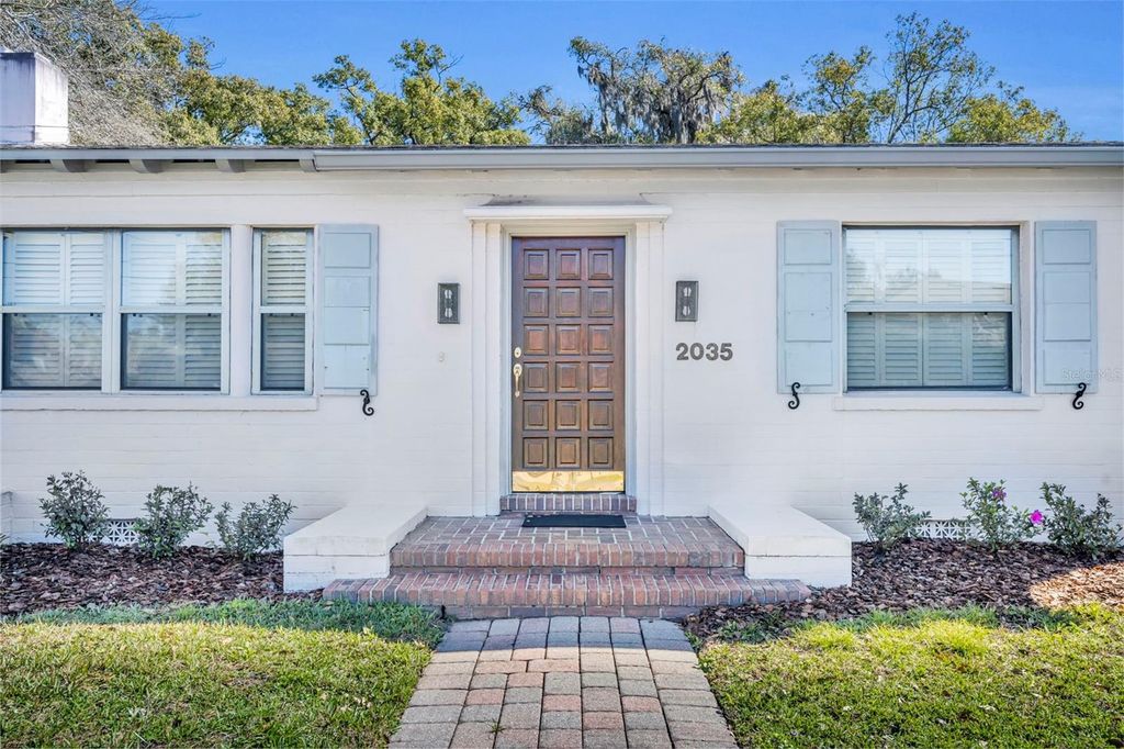 Image 3 of property listing at 2035 LAKE SUE DRIVE, Orlando, FL 32803