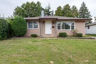 2712 W Grove Avenue W, Waukegan, IL 60085