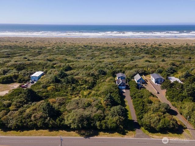 557 Ocean Shores Boulevard NW, Ocean Shores, WA 98569