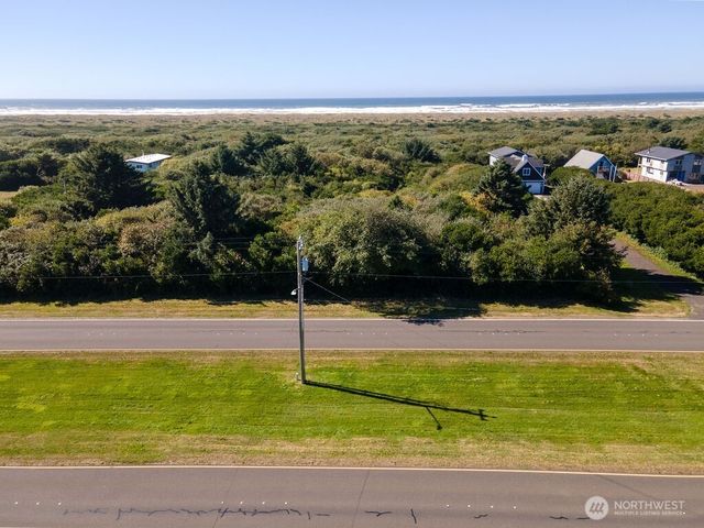 557 Ocean Shores Boulevard NW, Ocean Shores, WA 98569
