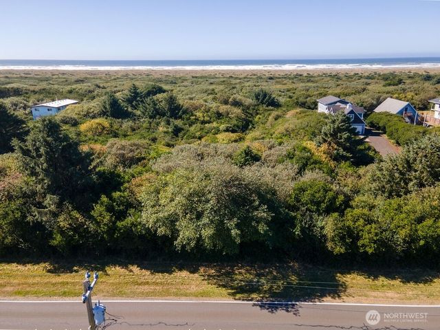 557 Ocean Shores Boulevard NW, Ocean Shores, WA 98569