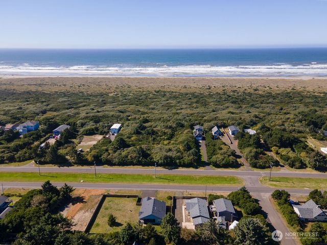 557 Ocean Shores Boulevard NW, Ocean Shores, WA 98569